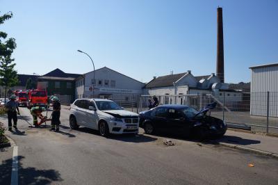 Vorfahrtsunfall fordert vier verletzte in Uhingen